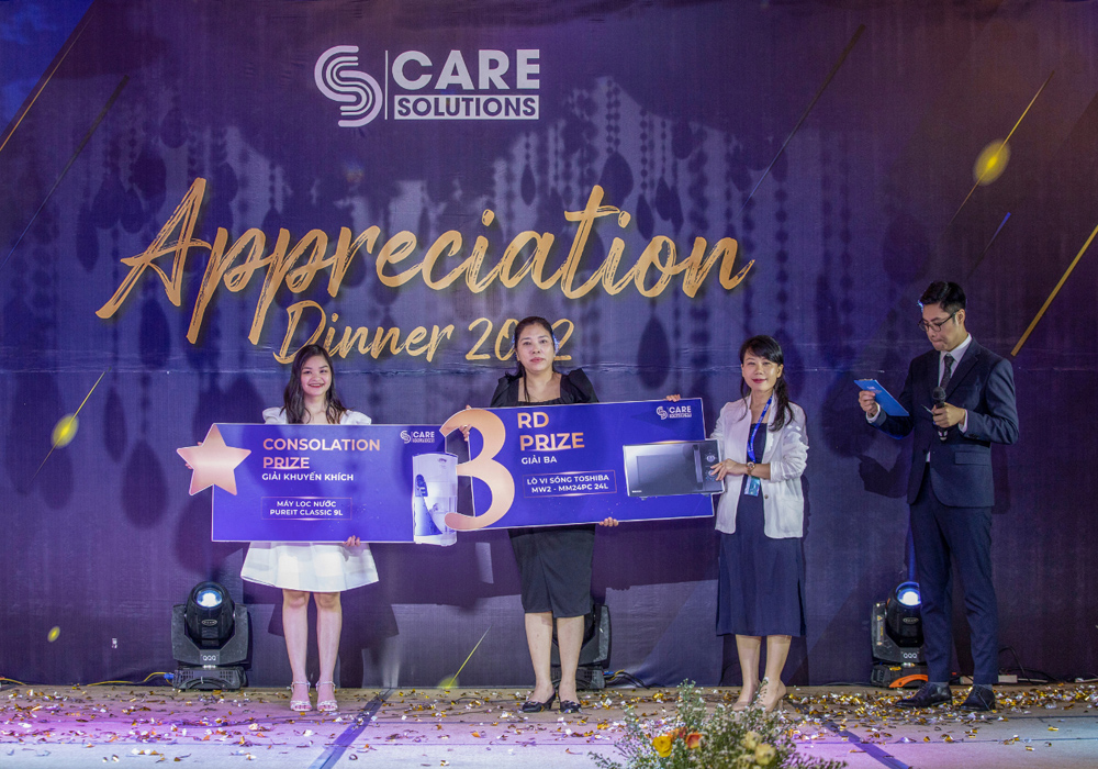 hoat-dong-khen-tang-trong-tiec-year-end-party-2022