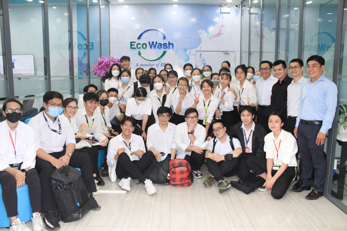 EcoWash HCMC chào đón các thầy cô và sinh viên khoa Quản trị Nhà hàng - Khách sạn đến tham quan nhà máy